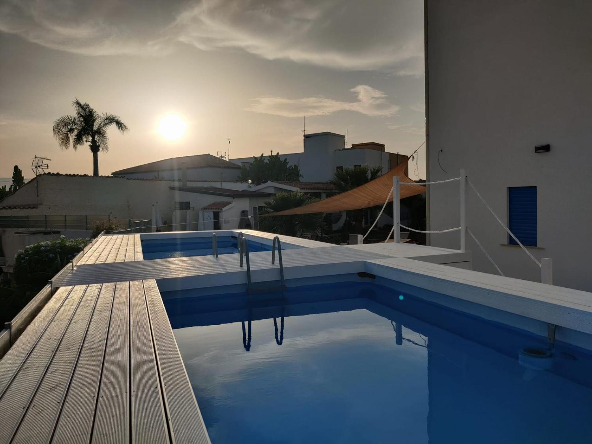 Pool Seaside Relais - Ville Ninfea, Marea, Rosa E Cassiopea Fontane Bianche Exterior photo